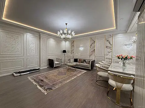 Satılır 4 otaqlı mənzil 130 m²