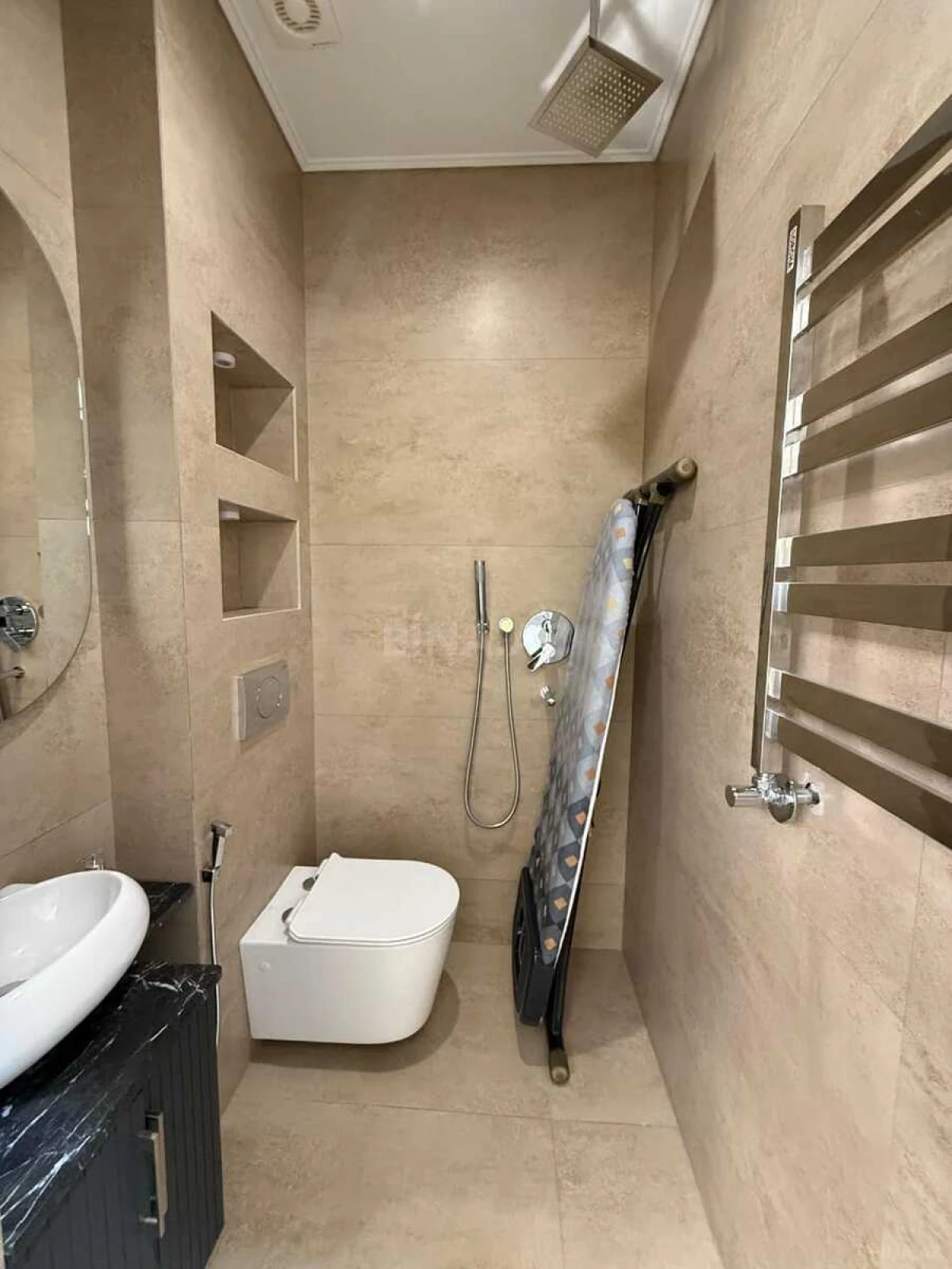 Satılır 4 otaqlı mənzil 130 m²