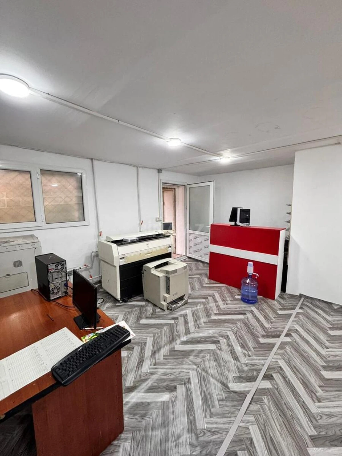 Satılır obyekt 235.7 m²