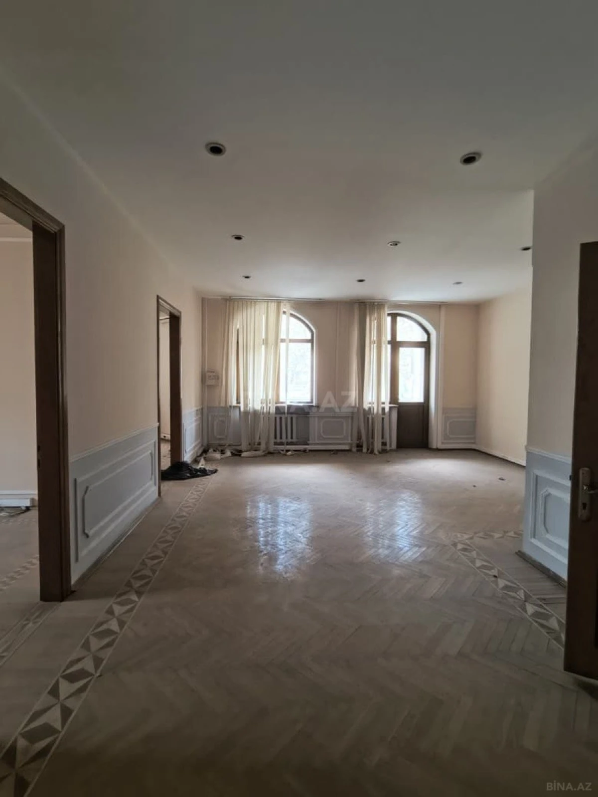 Kirayə verilir 9 otaqlı ofis 350 m²