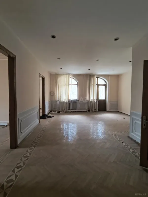 Kirayə verilir 9 otaqlı ofis 350 m²