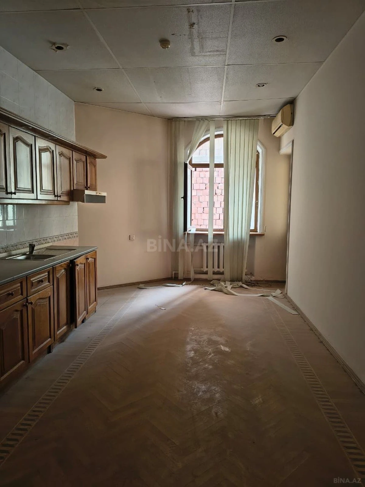 Kirayə verilir 9 otaqlı ofis 350 m²