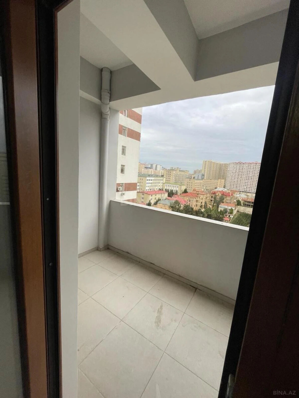 Satılır 3 otaqlı mənzil 124 m²