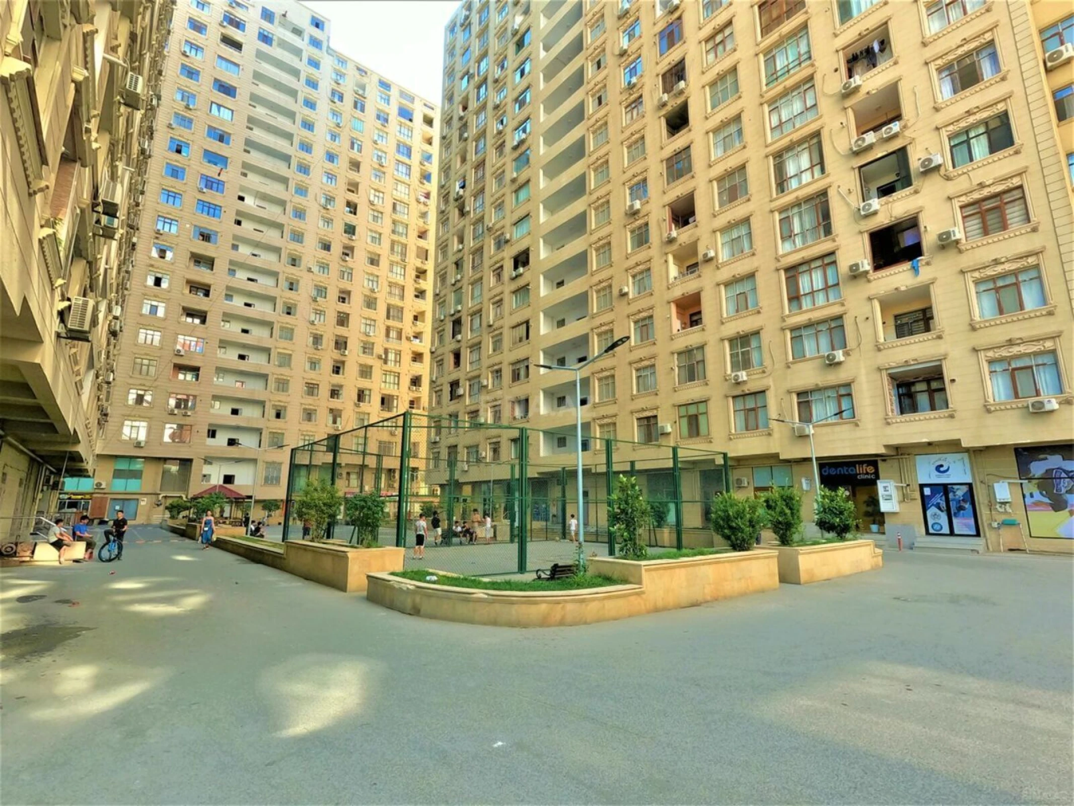 Satılır 3 otaqlı mənzil 124 m²