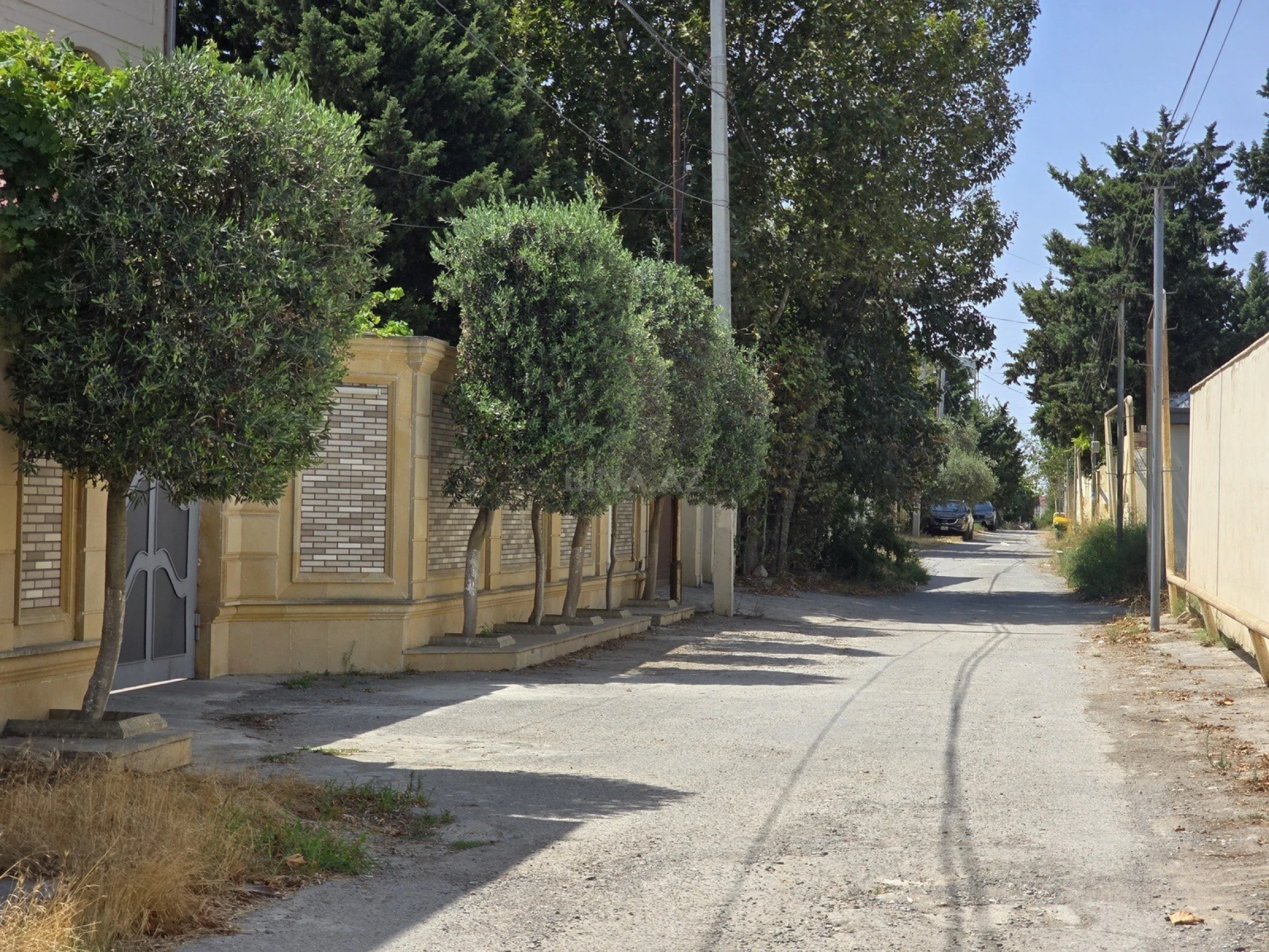 Satılır 6 otaqlı həyət evi 400 m²