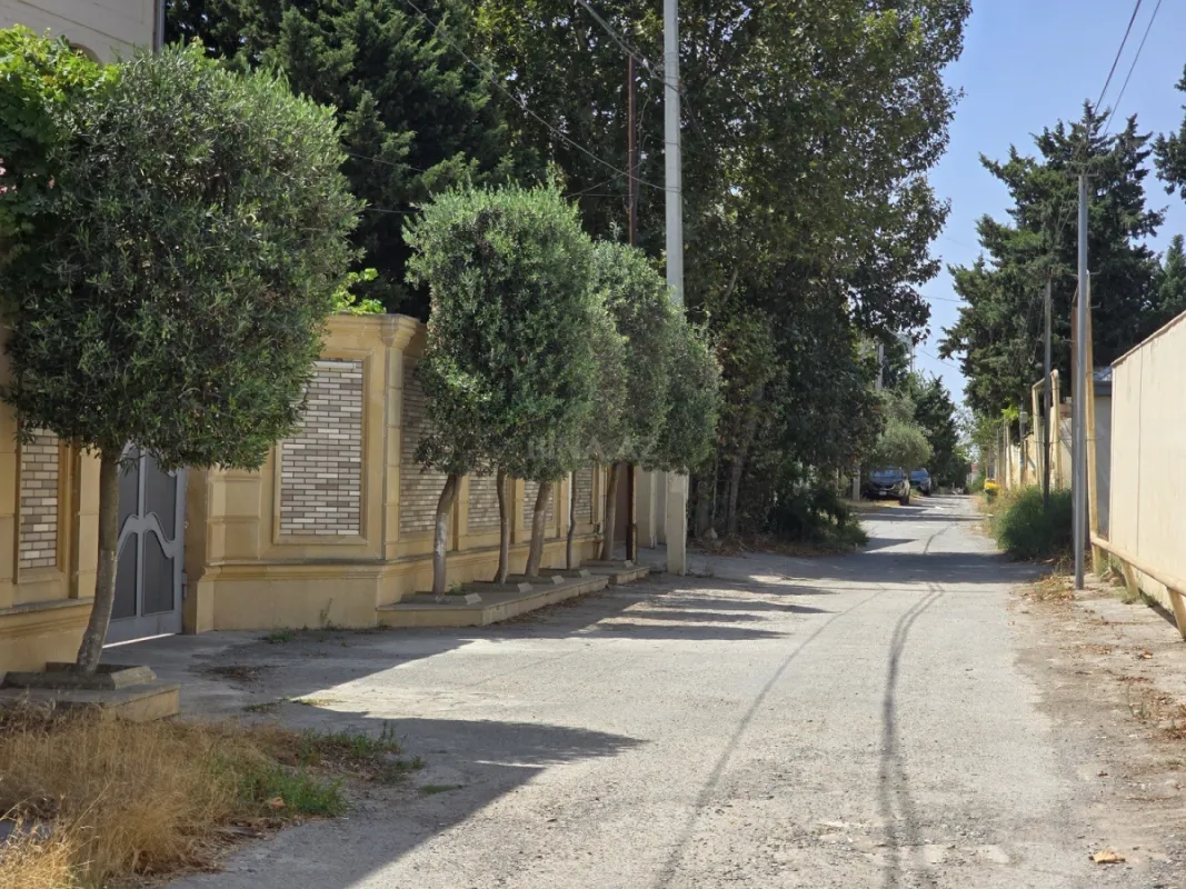 Satılır 6 otaqlı həyət evi 400 m²