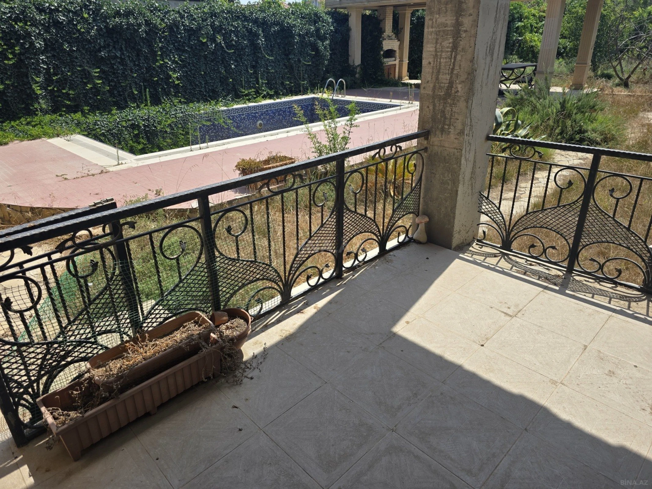 Satılır 6 otaqlı həyət evi 400 m²