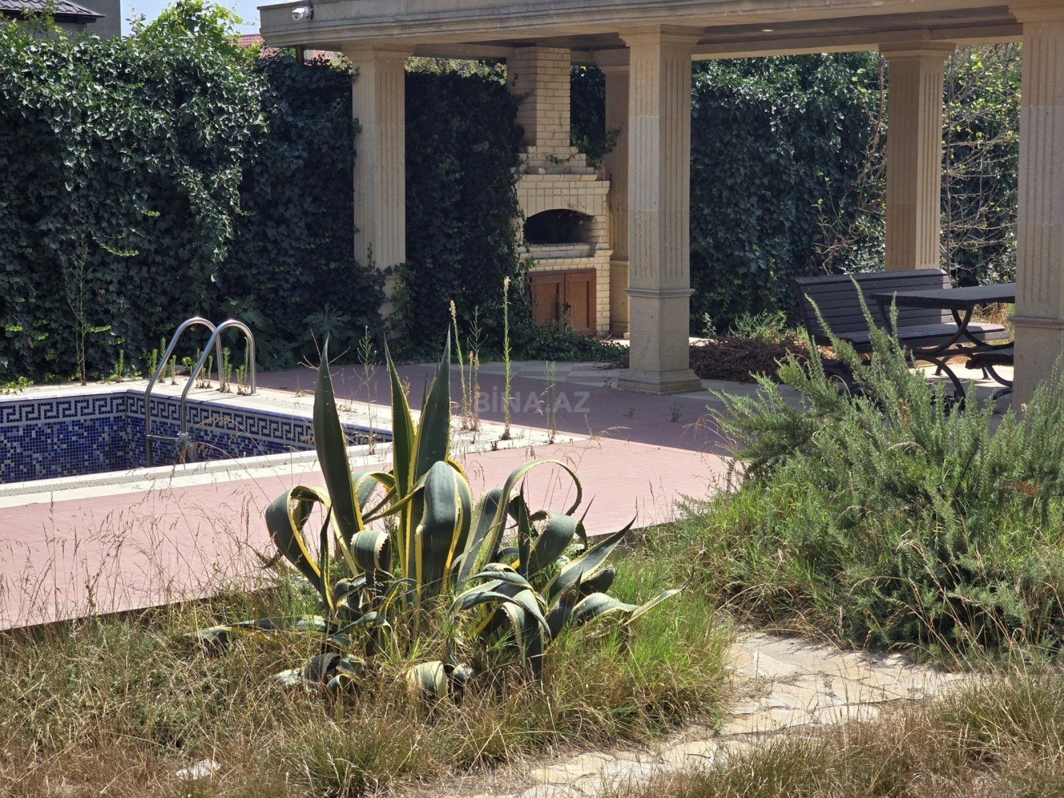 Satılır 6 otaqlı həyət evi 400 m²