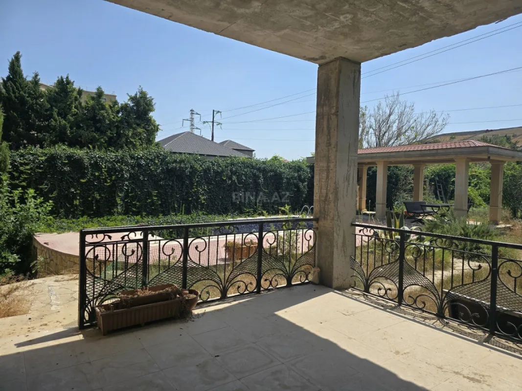 Satılır 6 otaqlı həyət evi 400 m²