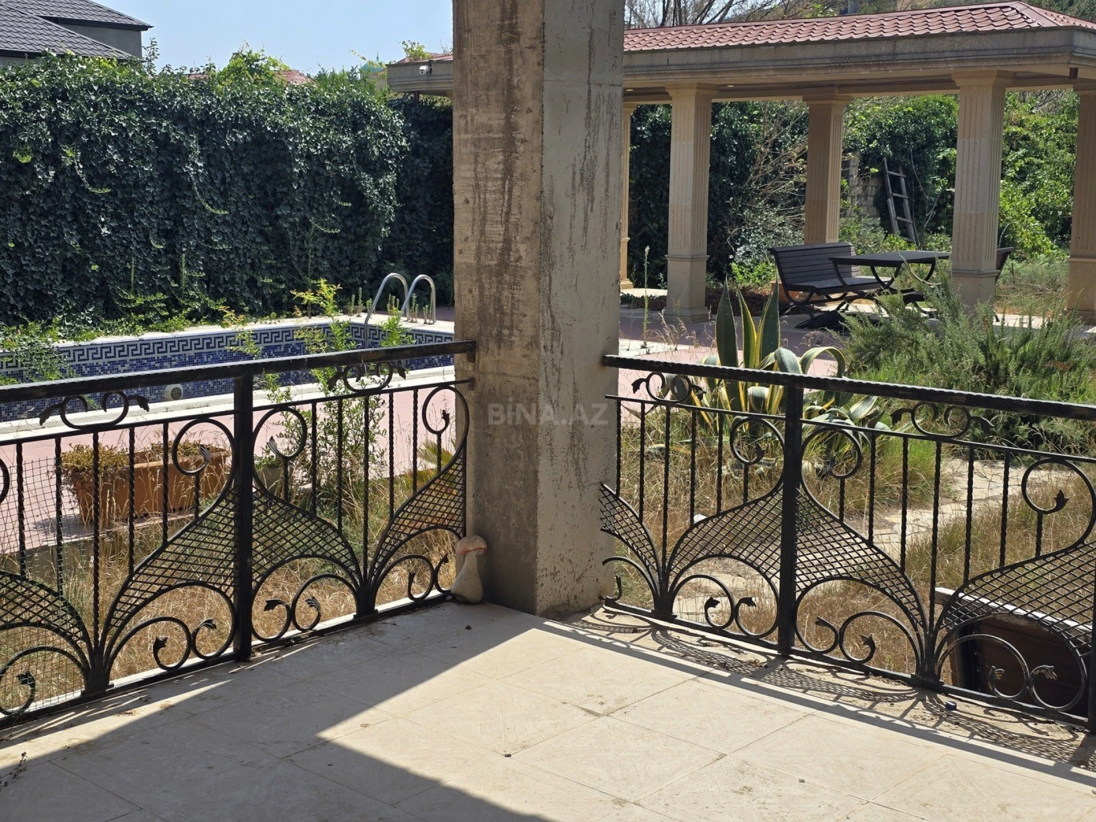 Satılır 6 otaqlı həyət evi 400 m²