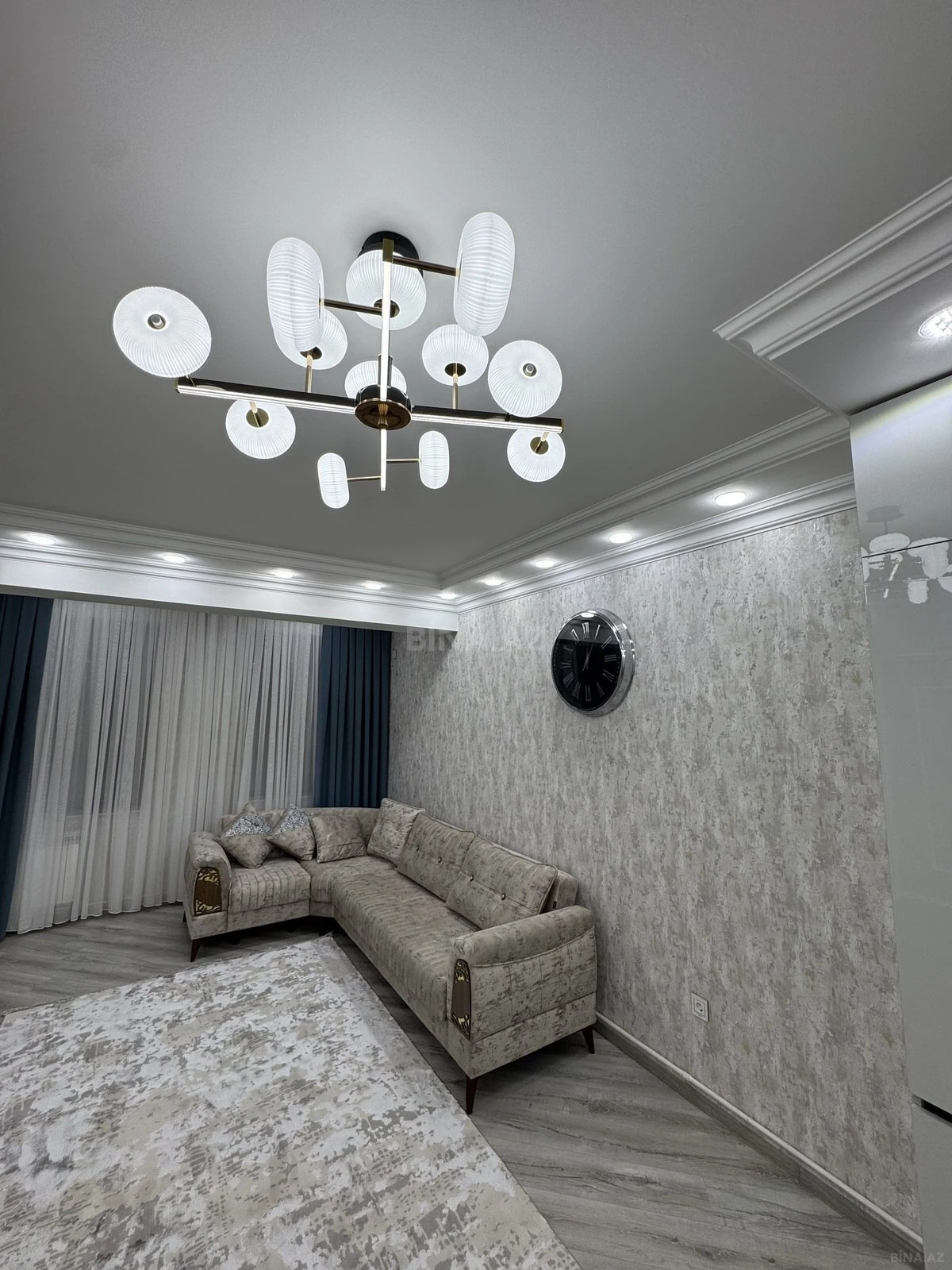Satılır 2 otaqlı mənzil 67 m²