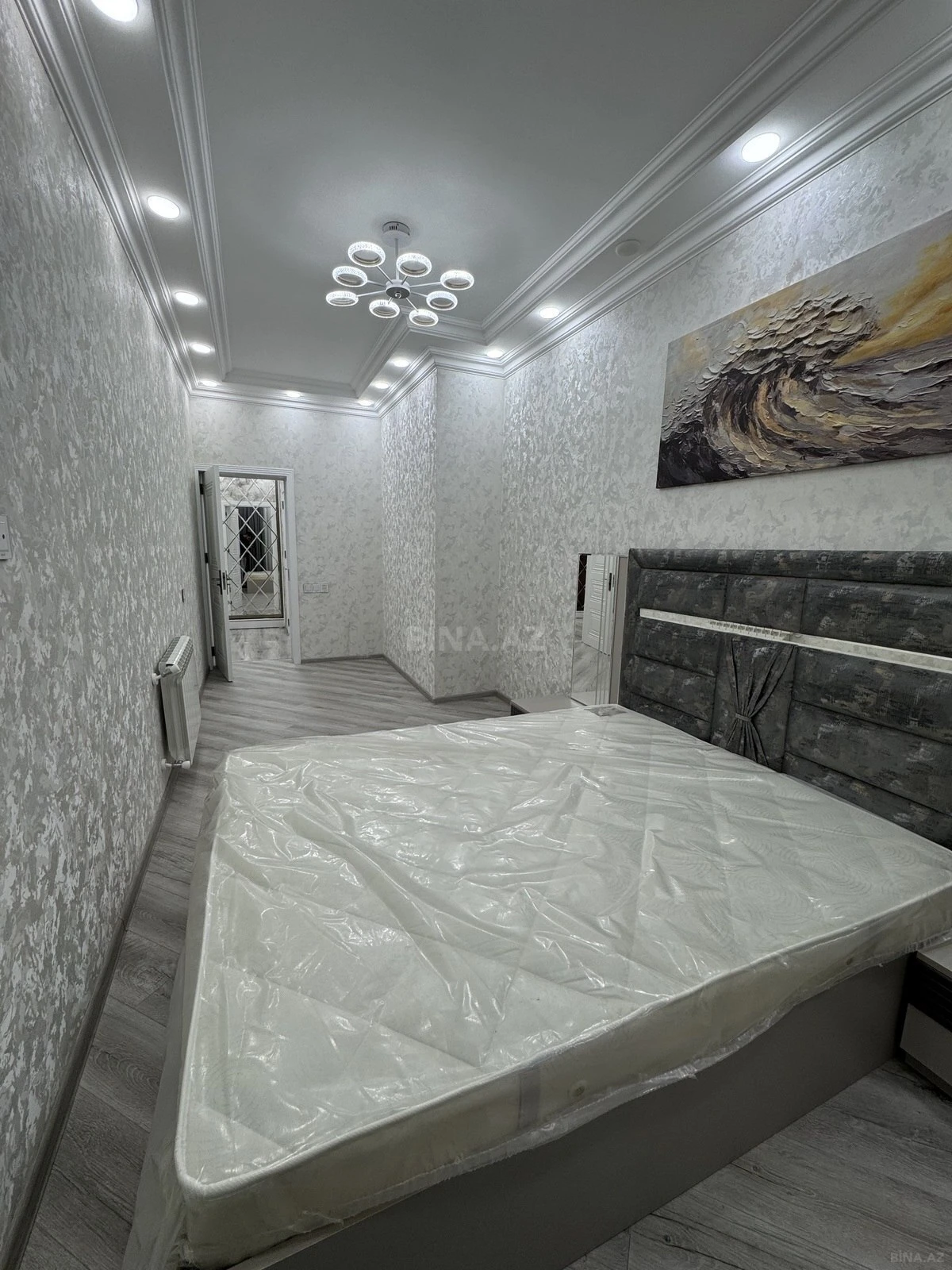 Satılır 2 otaqlı mənzil 67 m²