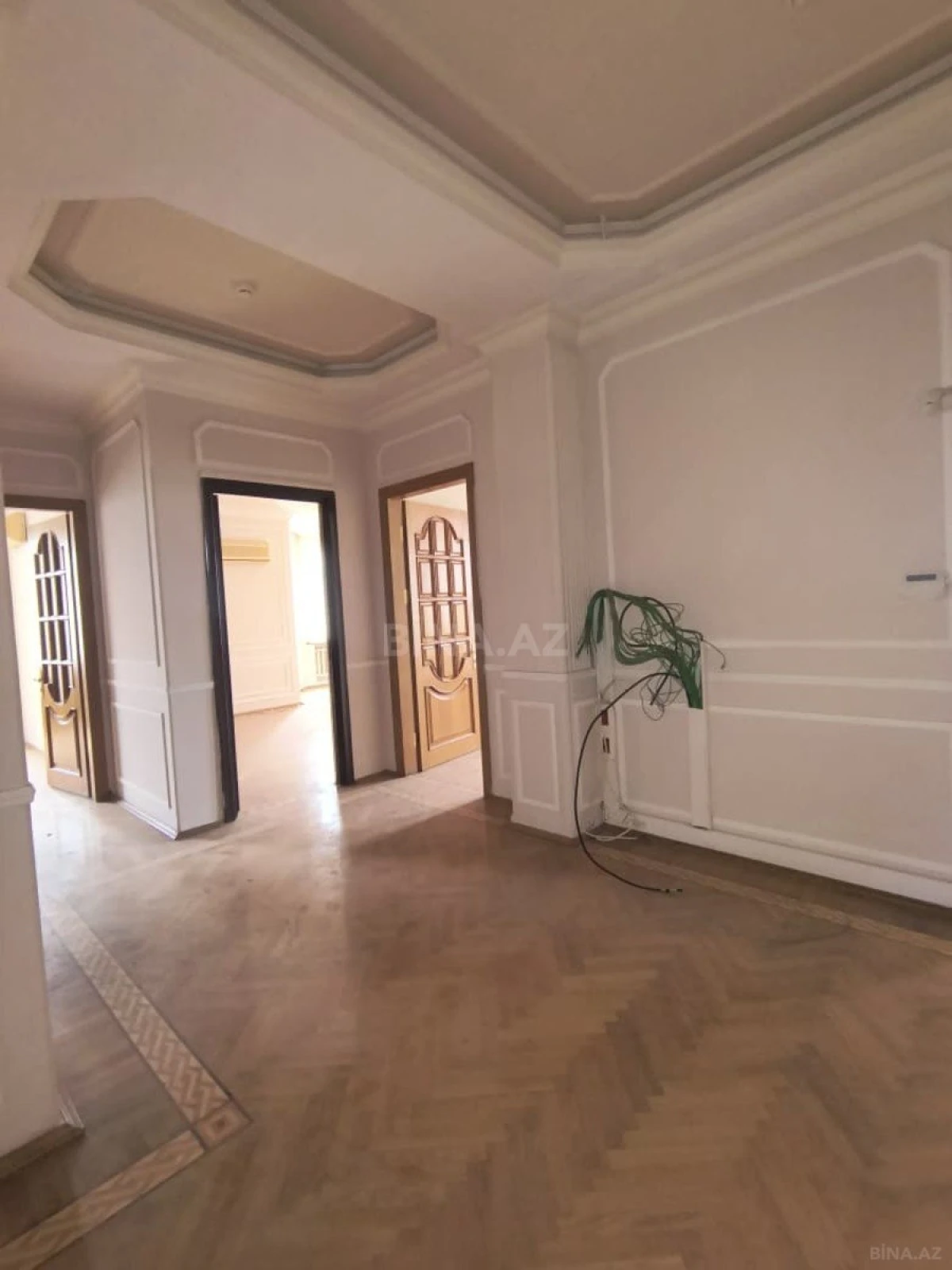 Kirayə verilir 4 otaqlı ofis 175 m²