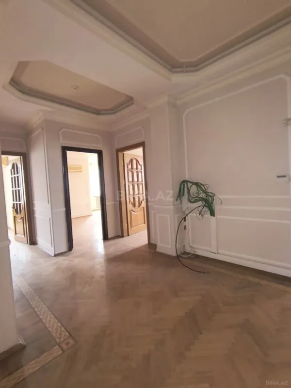 Kirayə verilir 4 otaqlı ofis 175 m²