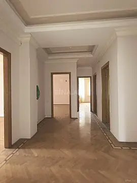 Kirayə verilir 4 otaqlı ofis 175 m²