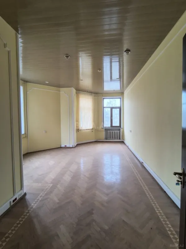 Kirayə verilir 4 otaqlı ofis 175 m²