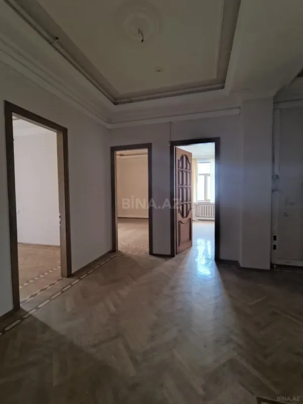 Kirayə verilir 4 otaqlı ofis 175 m²