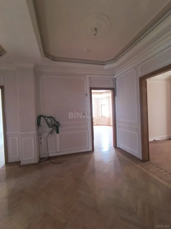 Kirayə verilir 4 otaqlı ofis 175 m²