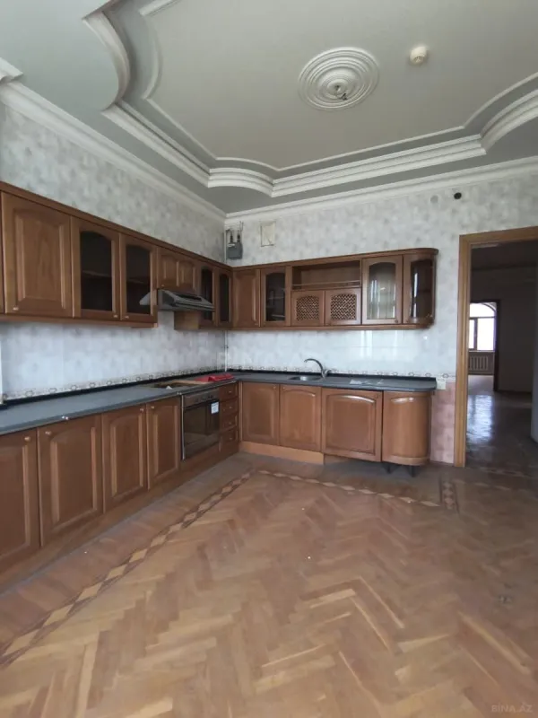 Kirayə verilir 4 otaqlı ofis 175 m²