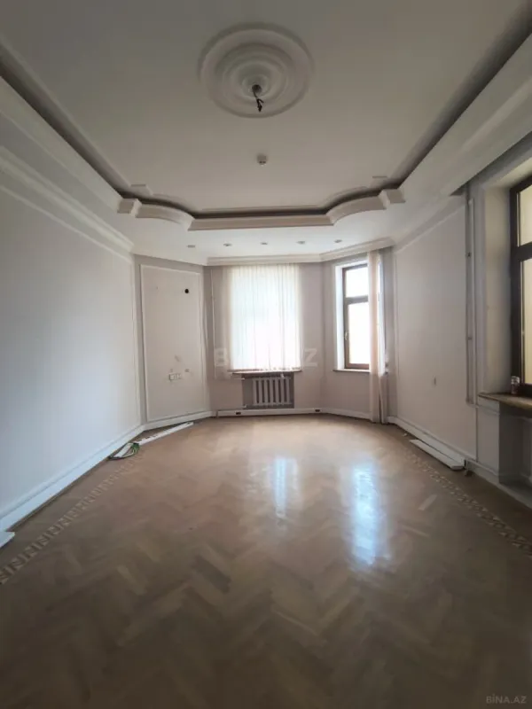 Kirayə verilir 4 otaqlı ofis 175 m²