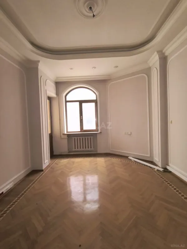 Kirayə verilir 4 otaqlı ofis 175 m²