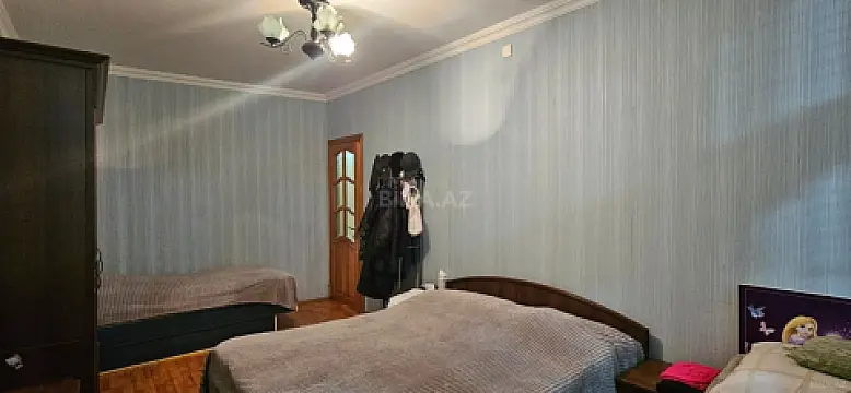 Satılır 4 otaqlı mənzil 100 m²