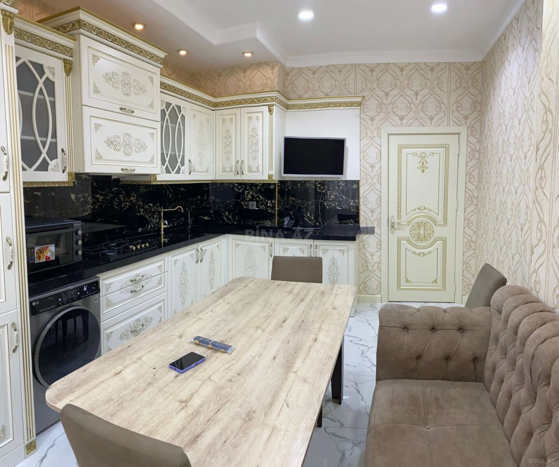 Satılır 4 otaqlı mənzil 160 m²