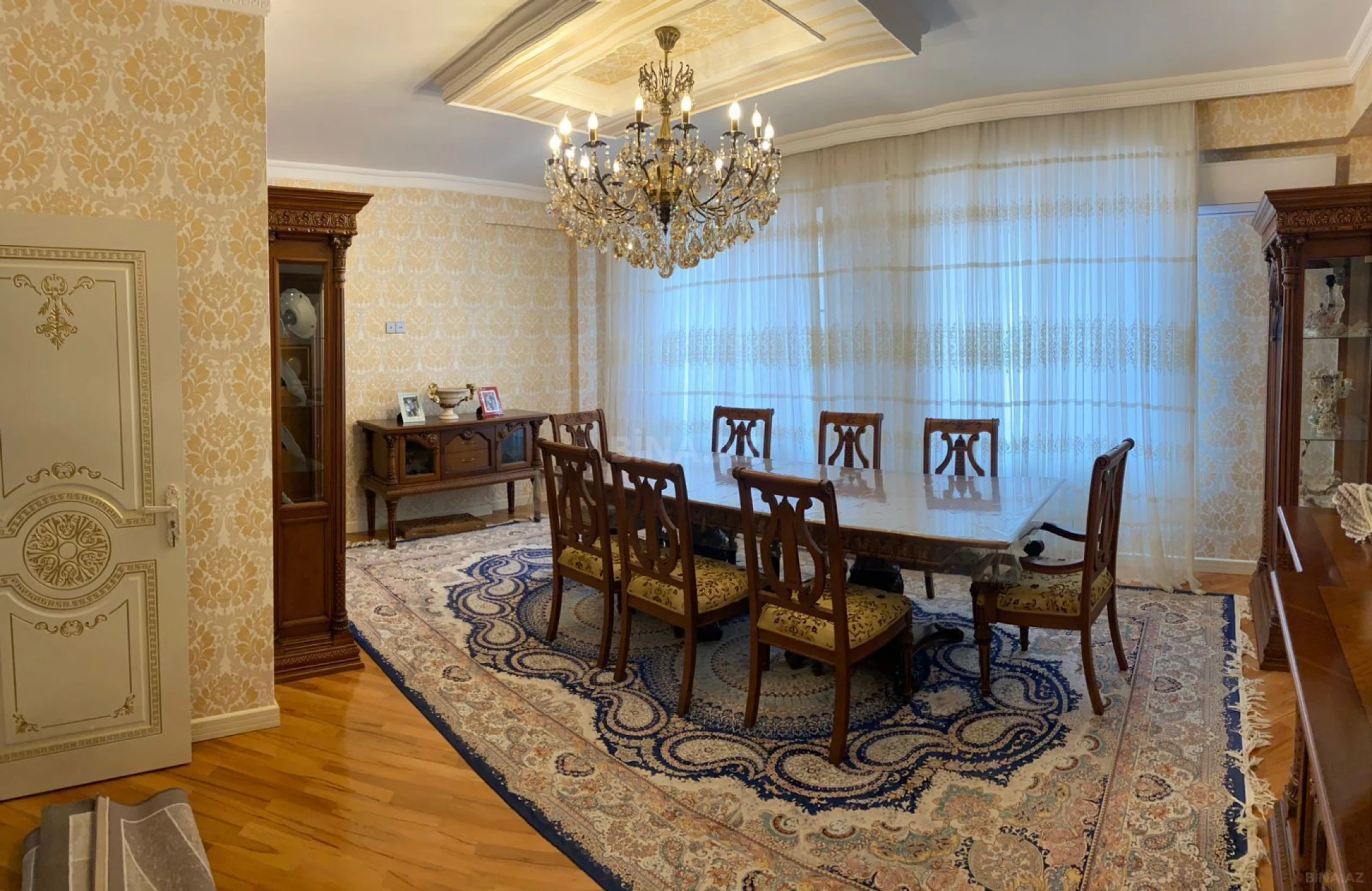 Satılır 4 otaqlı mənzil 160 m²