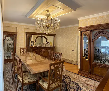Satılır 4 otaqlı mənzil 160 m²