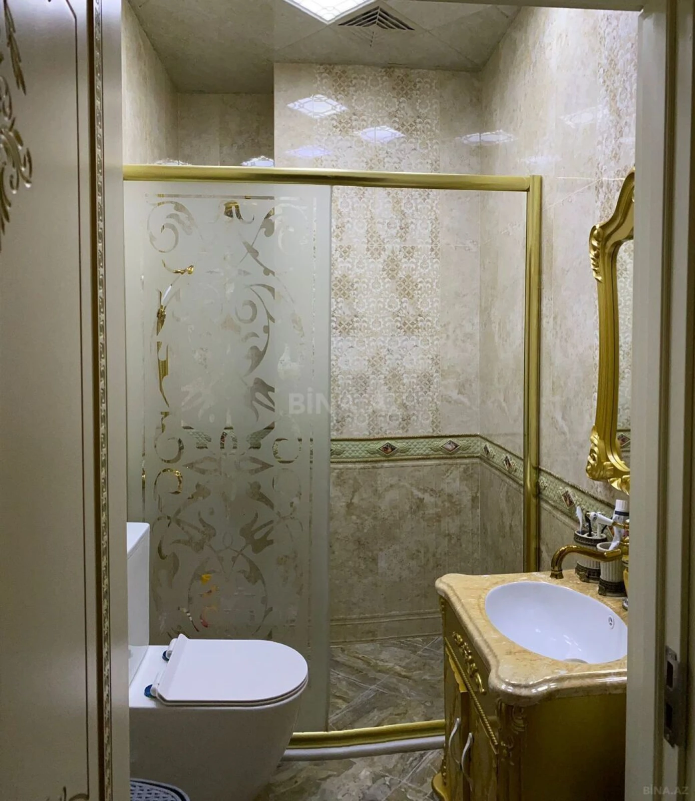 Satılır 4 otaqlı mənzil 160 m²