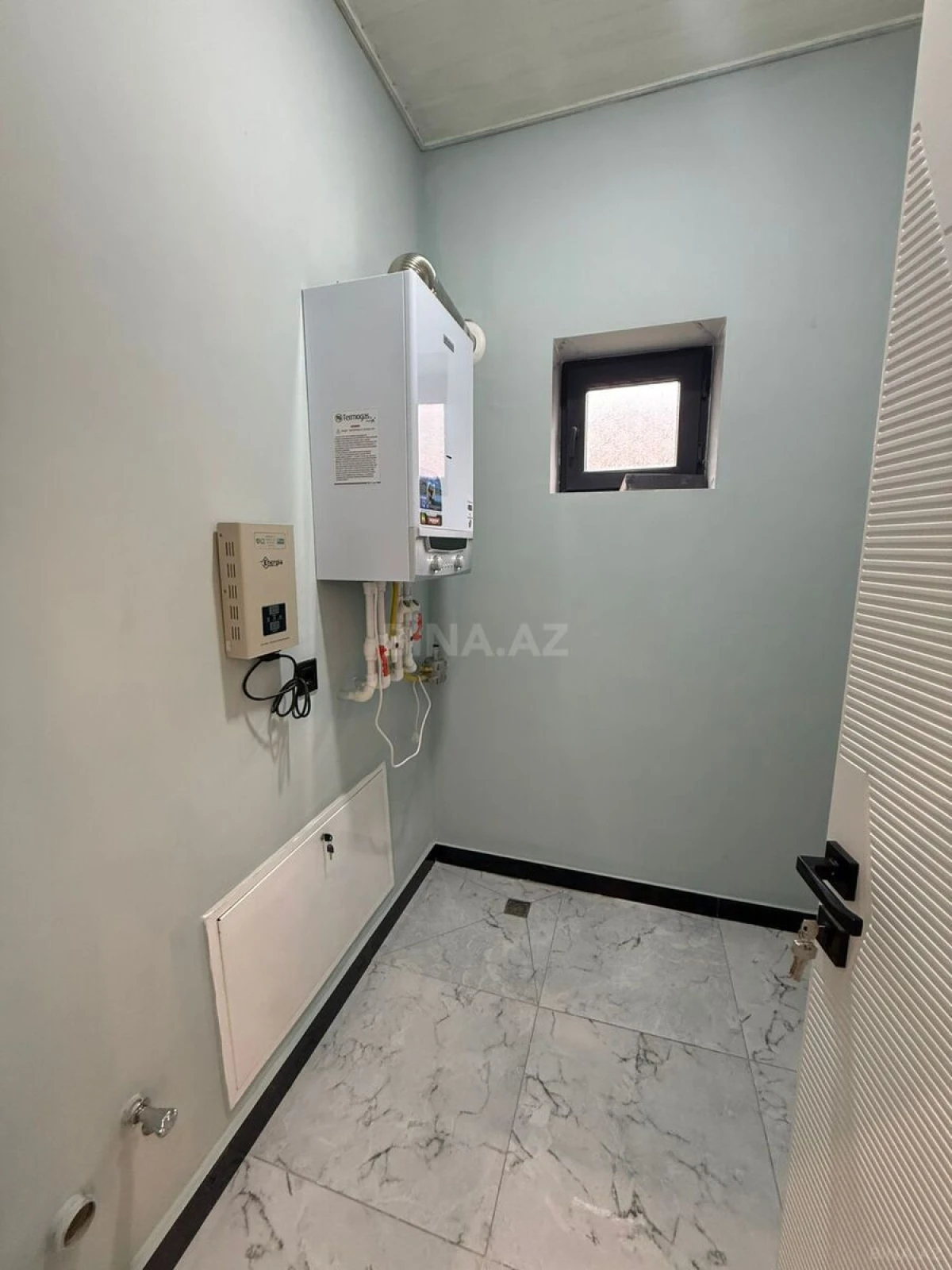 Satılır 5 otaqlı həyət evi 200 m²
