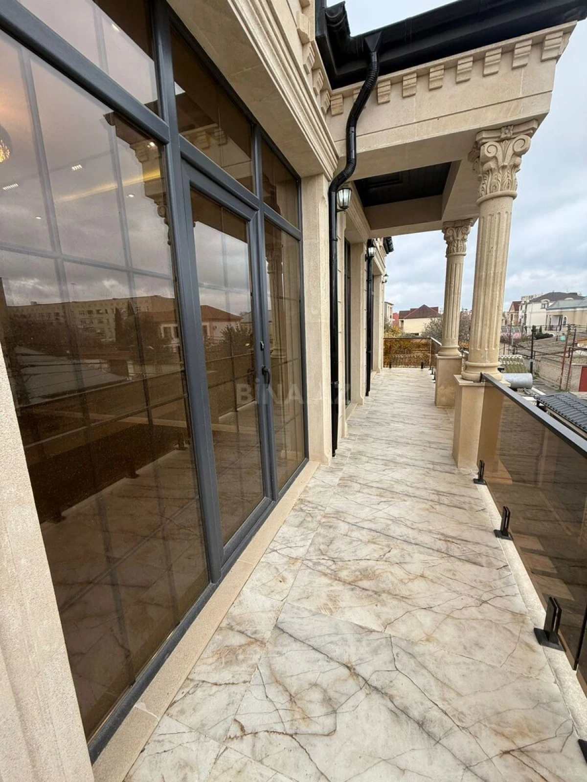 Satılır 5 otaqlı həyət evi 200 m²