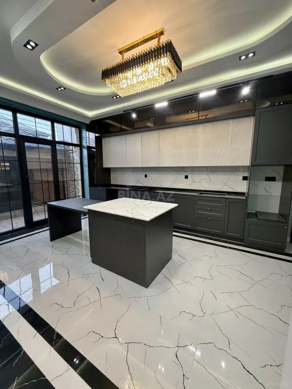 Satılır 5 otaqlı həyət evi 200 m²