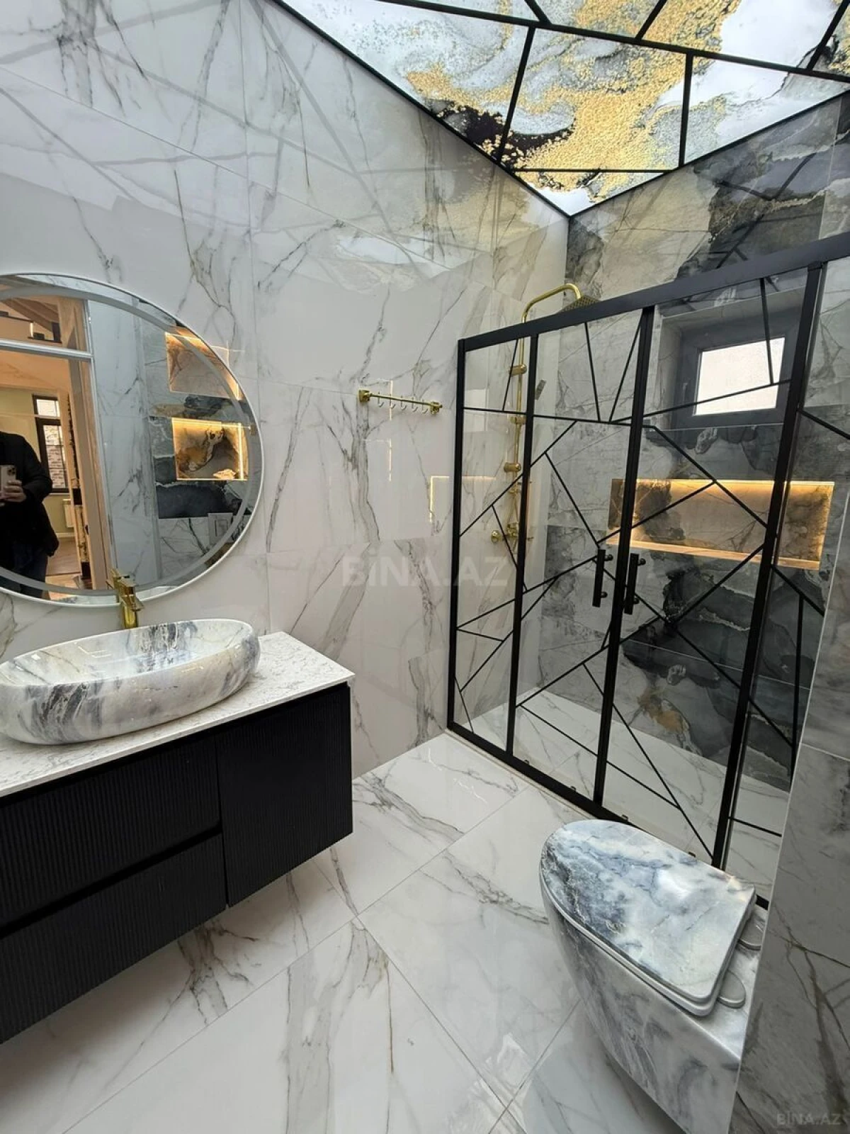 Satılır 5 otaqlı həyət evi 200 m²