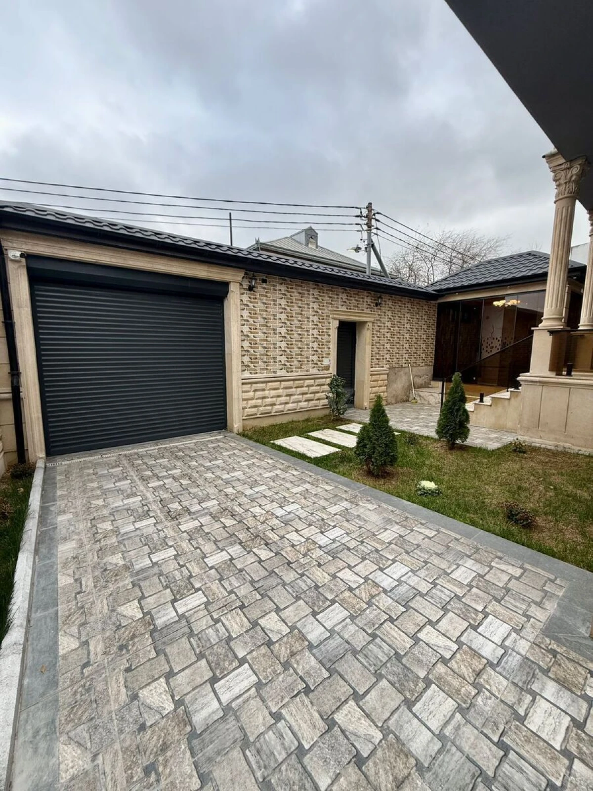 Satılır 5 otaqlı həyət evi 200 m²