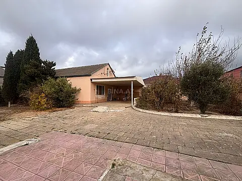 Satılır 5 otaqlı həyət evi 160 m²