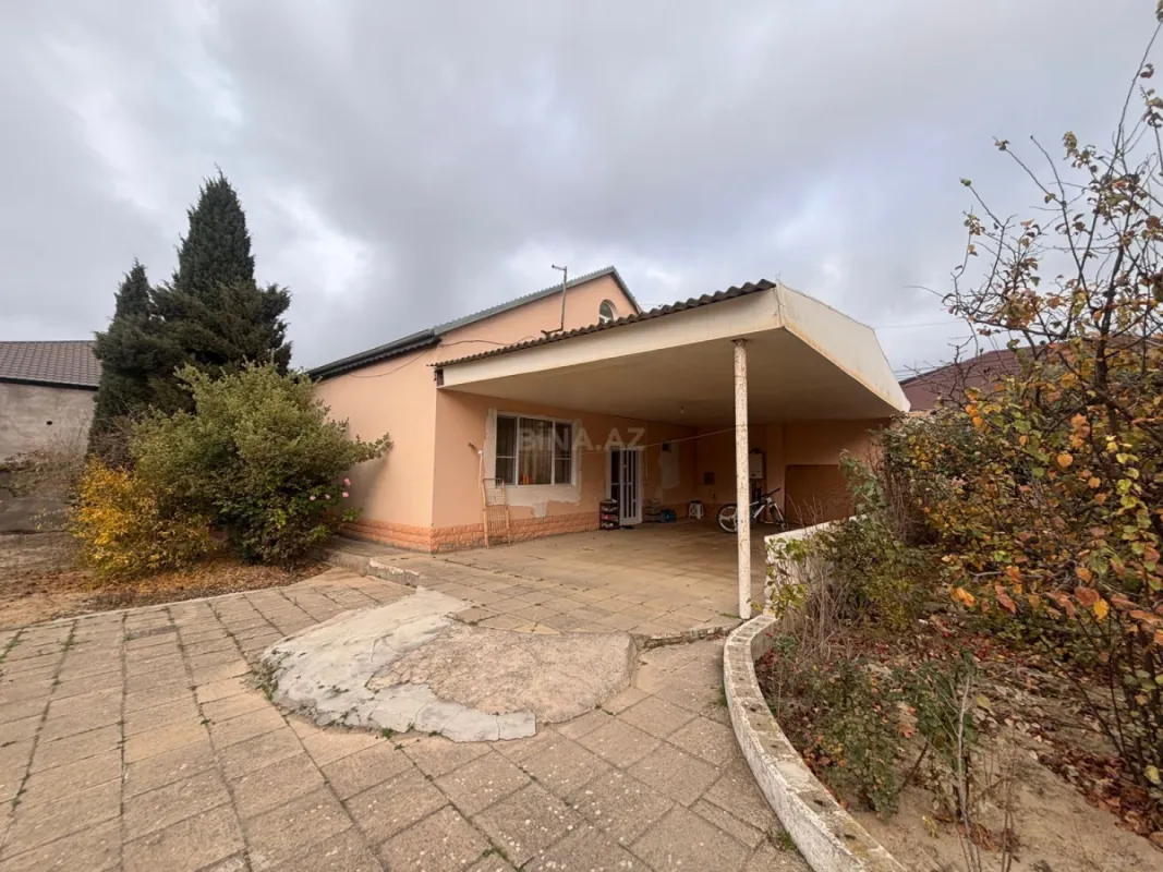 Satılır 5 otaqlı həyət evi 160 m²