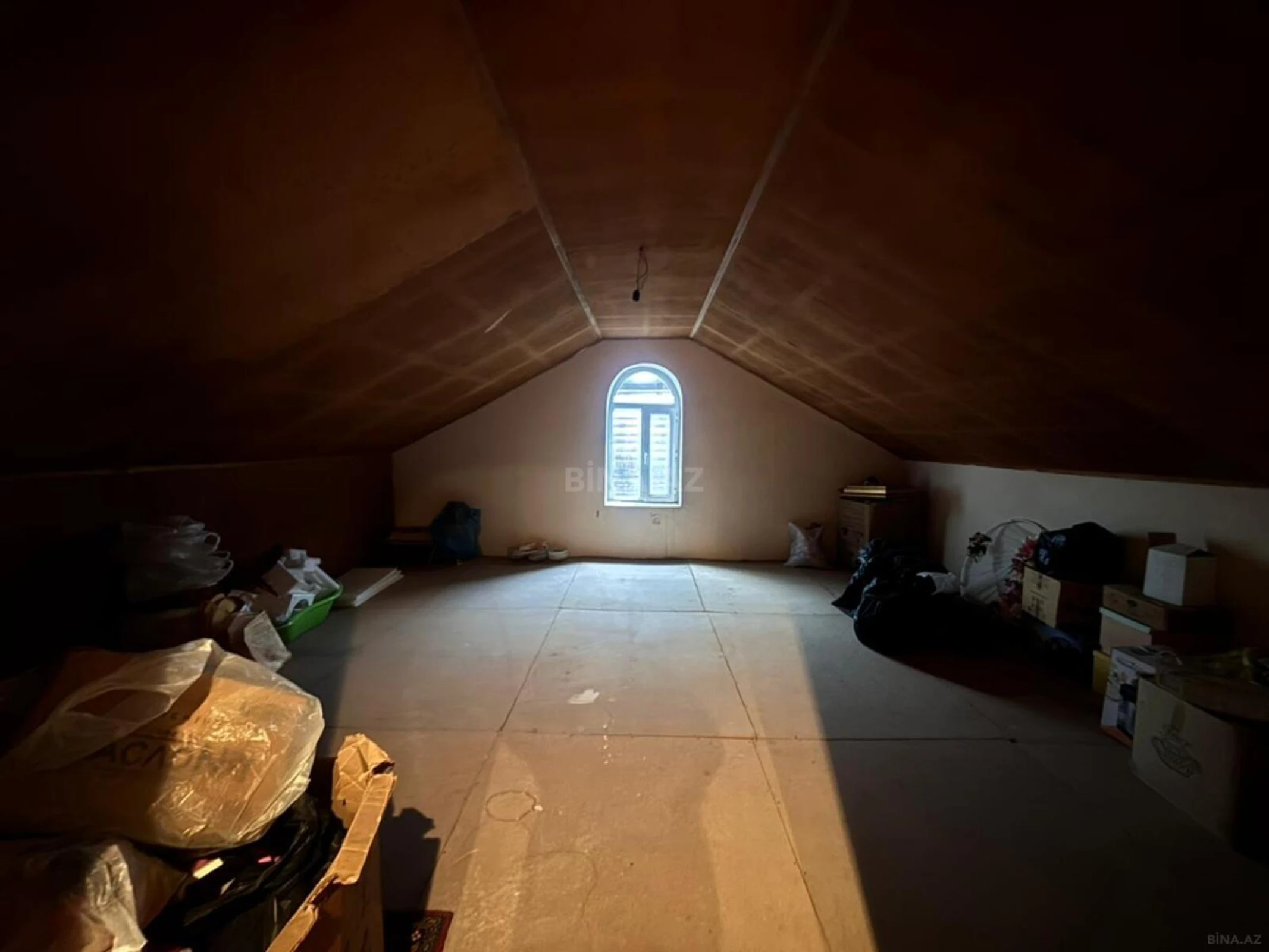 Satılır 5 otaqlı həyət evi 160 m²