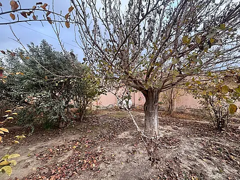 Satılır 5 otaqlı həyət evi 160 m²