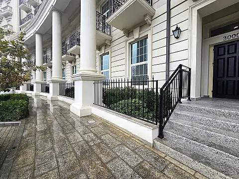 Satılır obyekt 210 m²