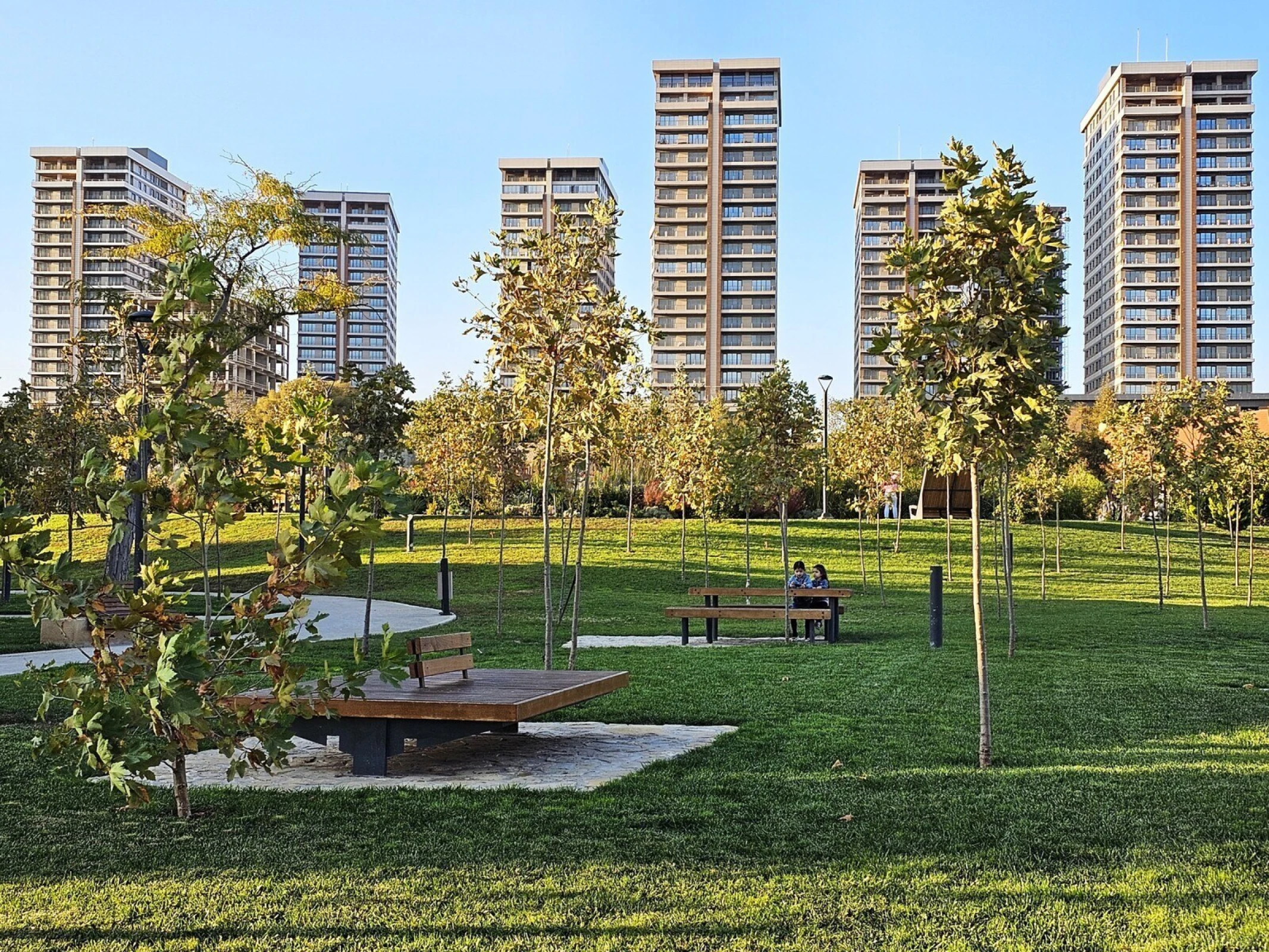 Satılır obyekt 210 m²