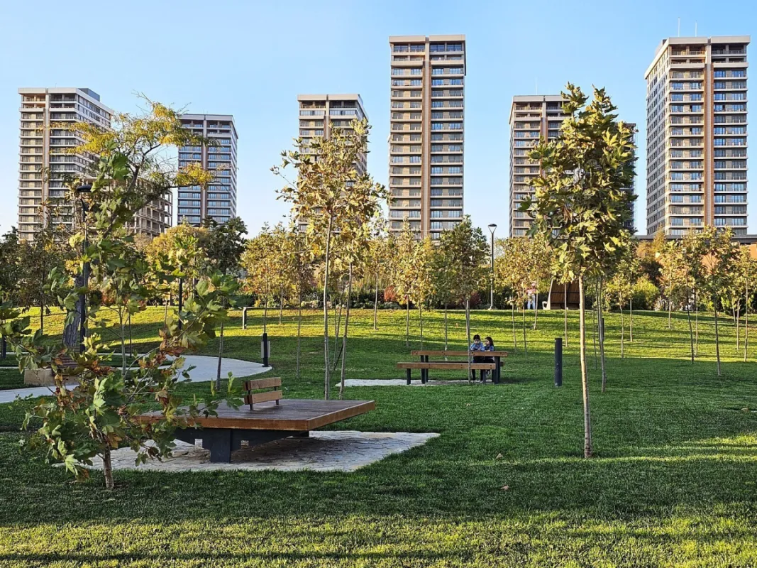 Satılır obyekt 210 m²