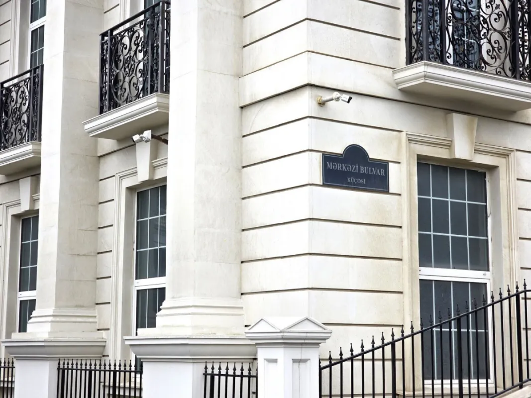 Satılır obyekt 210 m²