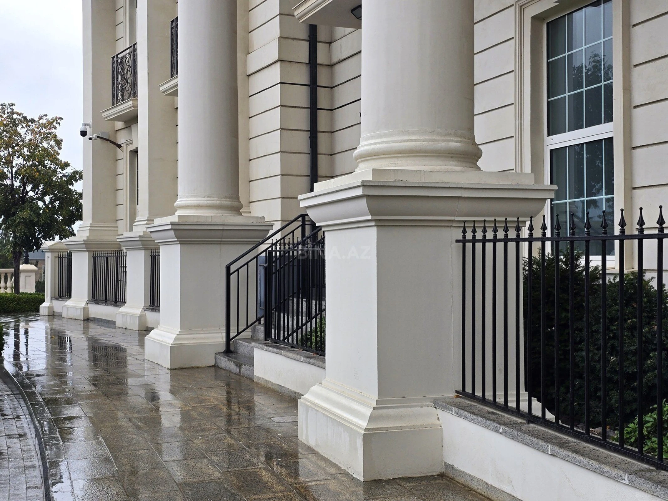 Satılır obyekt 210 m²