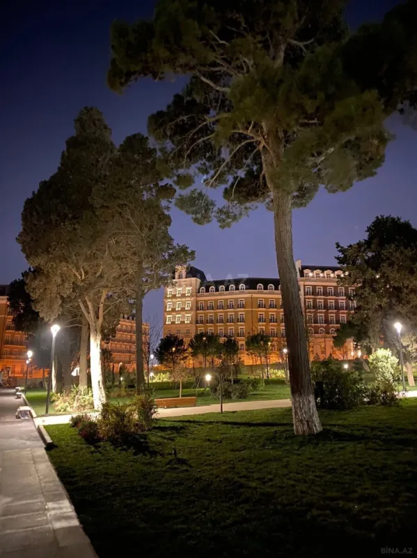 Satılır obyekt 210 m²