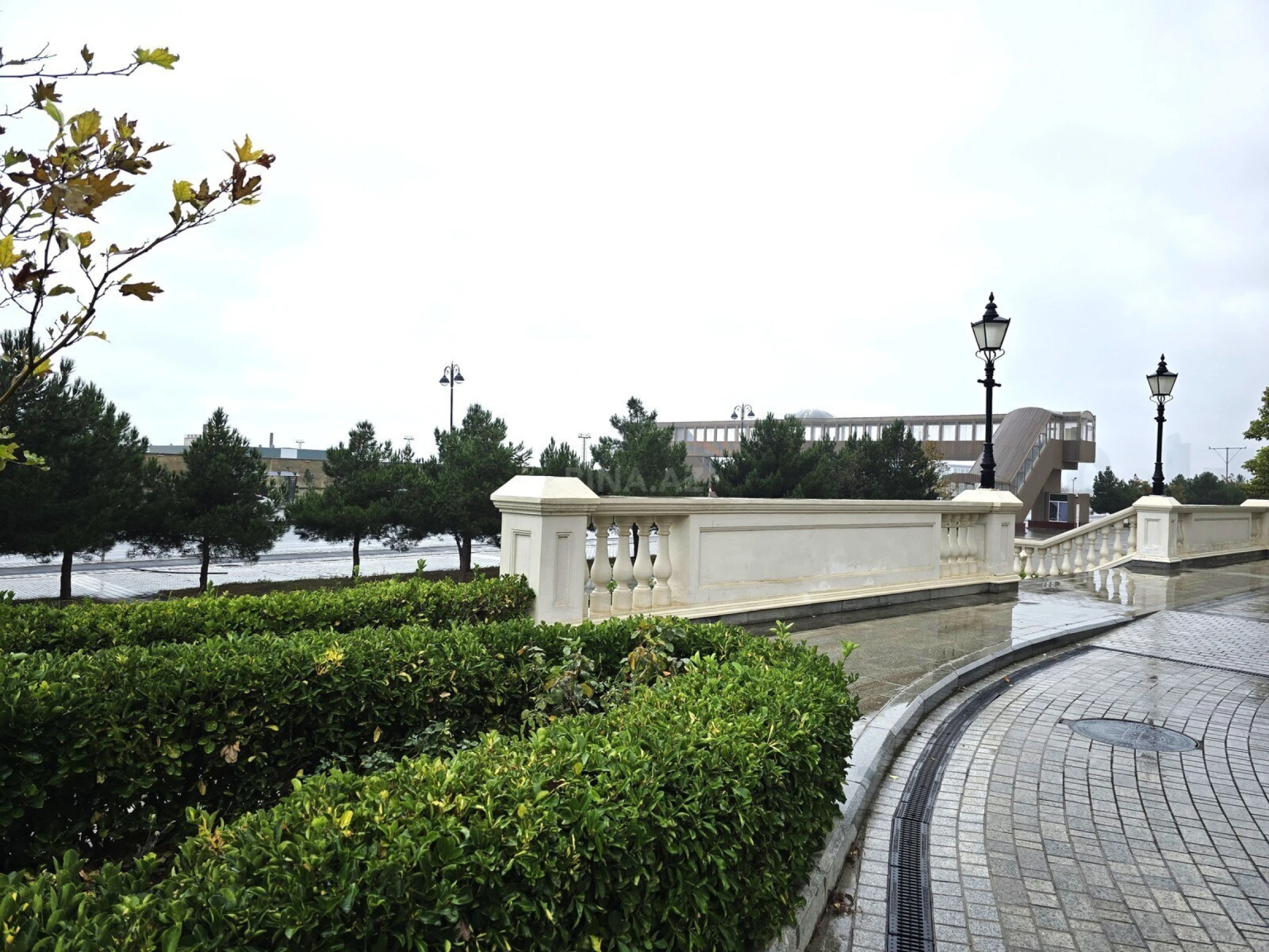 Satılır obyekt 210 m²