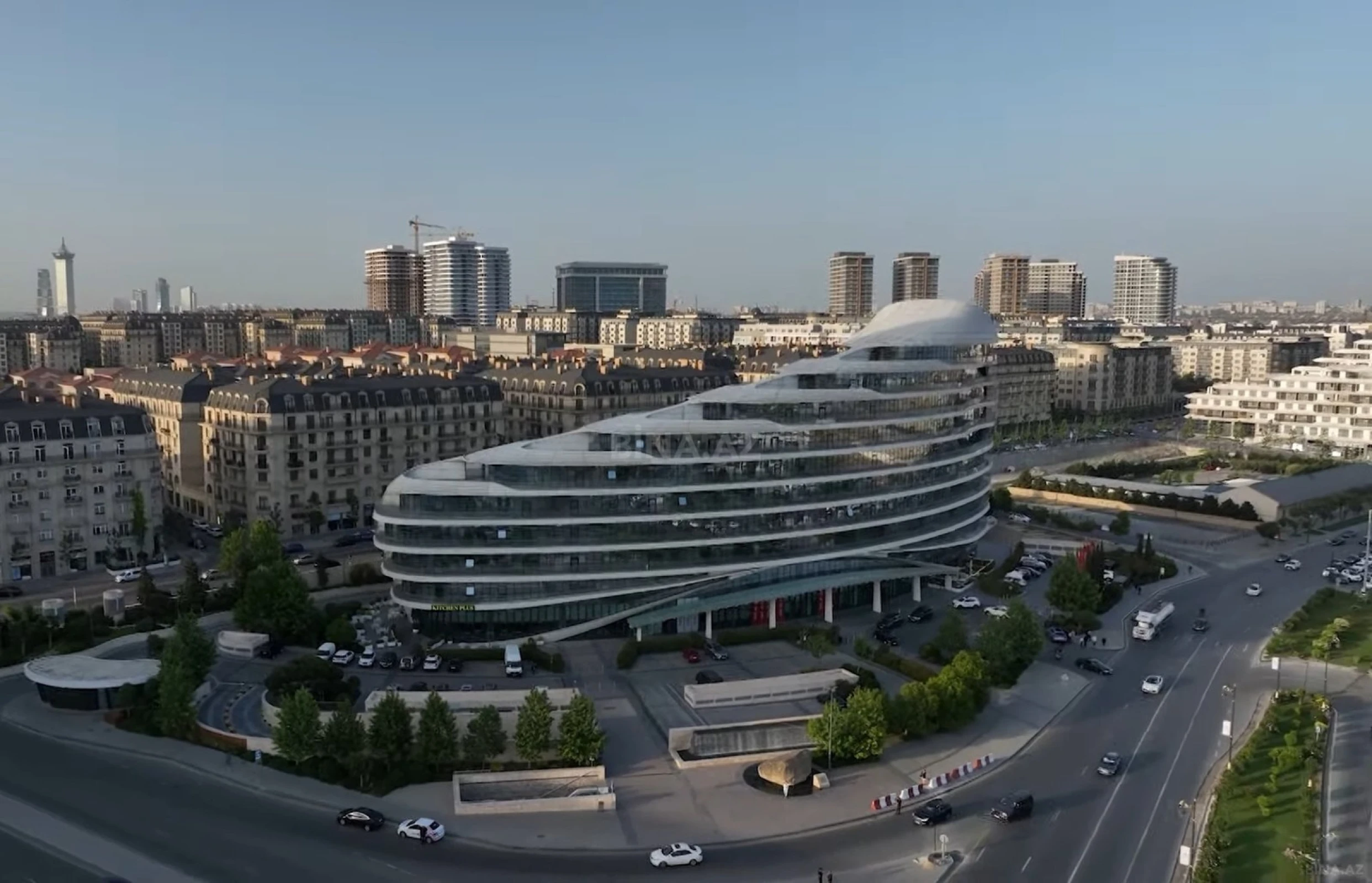 Satılır obyekt 210 m²