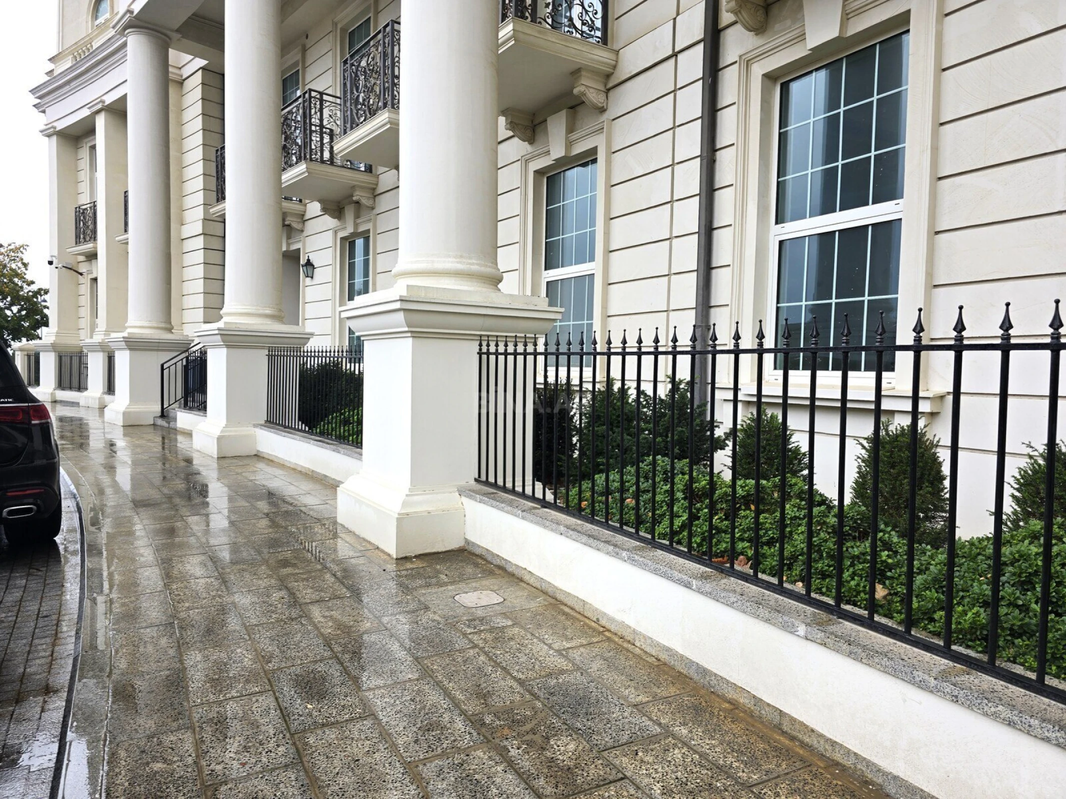 Satılır obyekt 210 m²