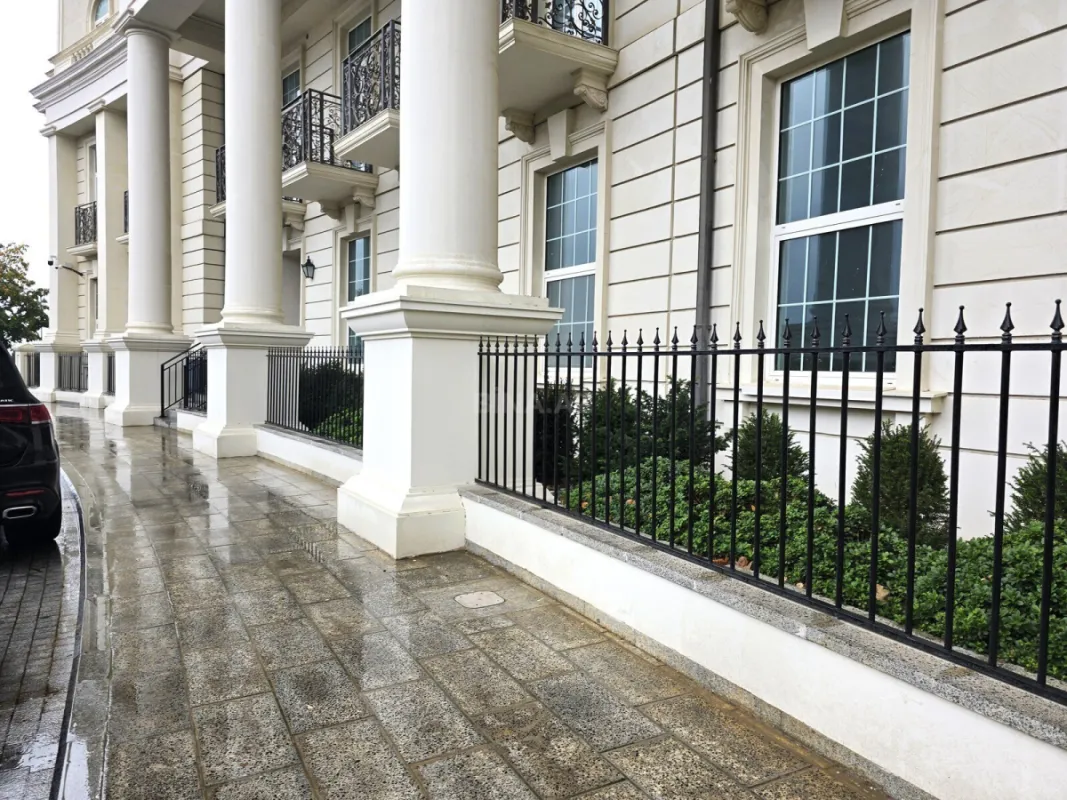 Satılır obyekt 210 m²