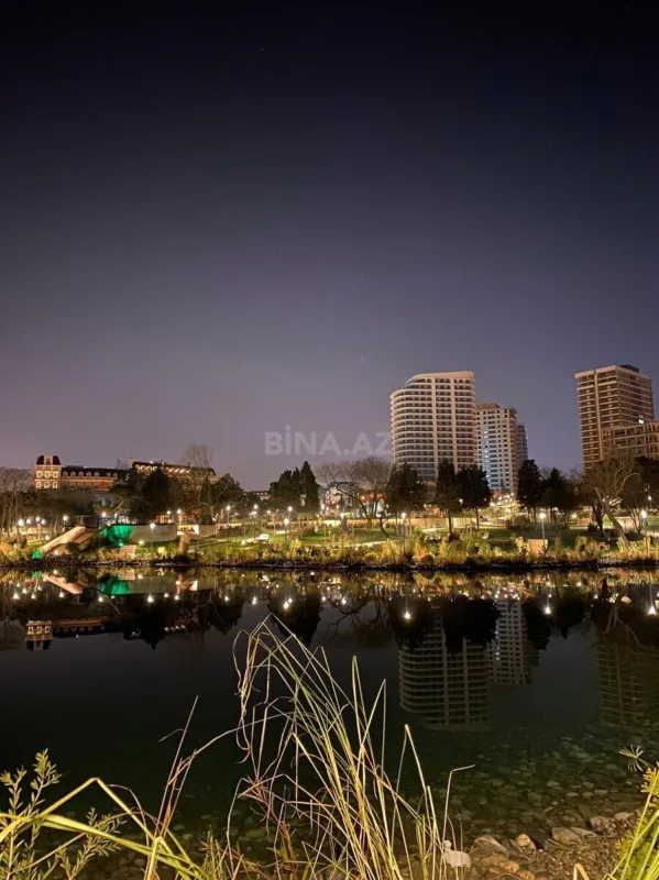 Satılır obyekt 210 m²